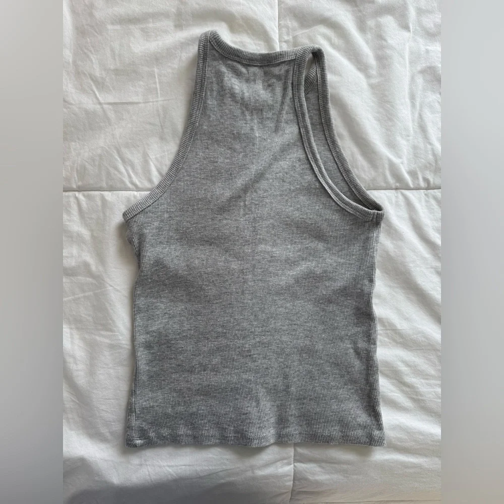 Zara Ribbed Halter Top - Picture 3 of 4